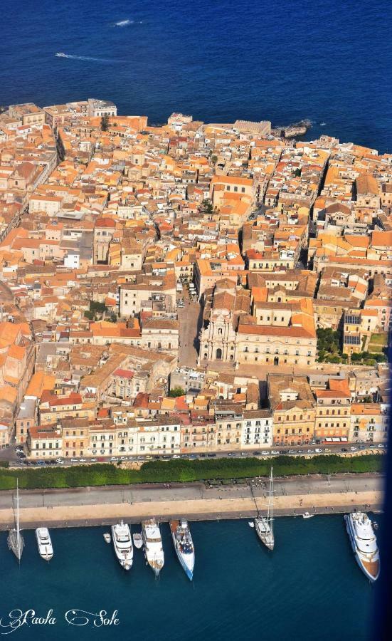 La Fonte Di Ortigia Syracuse